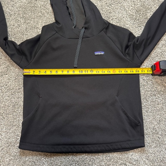 Women’s Patagonia Quiet Ride Black Pullover Hoodie Size M Outdoor Hiking - Picture 5 of 6